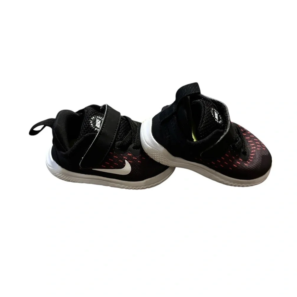 Nike Free RN Toddler Sz 4c shoes in a black, white, & pink colorway. ExclntCondt